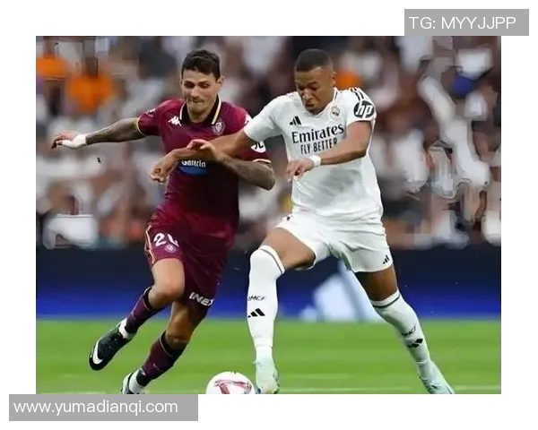 三位封神足球巨星的传奇故事与荣耀时刻揭秘 三位封神足球巨星的传奇故事与荣耀时刻揭秘