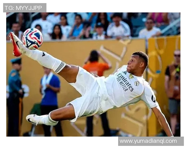 整容后的足球球星颜值变化引发球迷热议与赛场表现关联